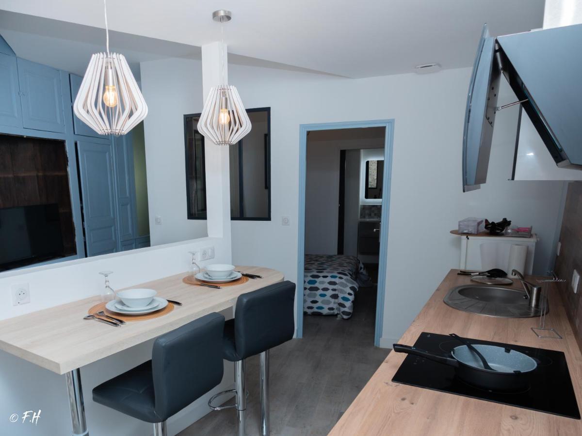 Le Vieux Laval Apartment
