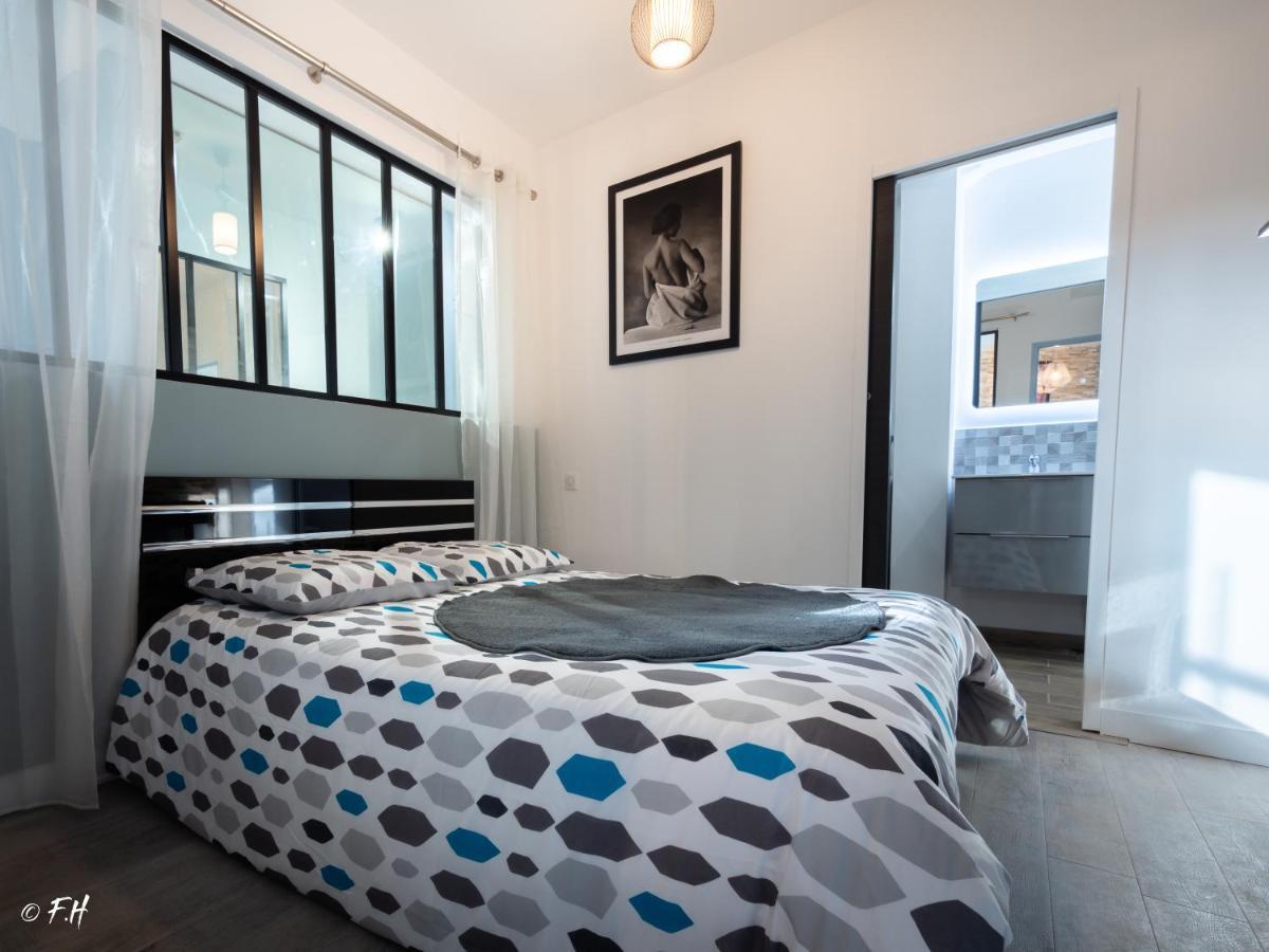 Le Vieux Laval Apartment *