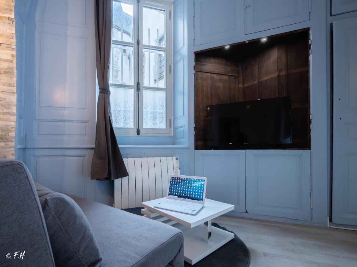 Le Vieux Laval Apartment