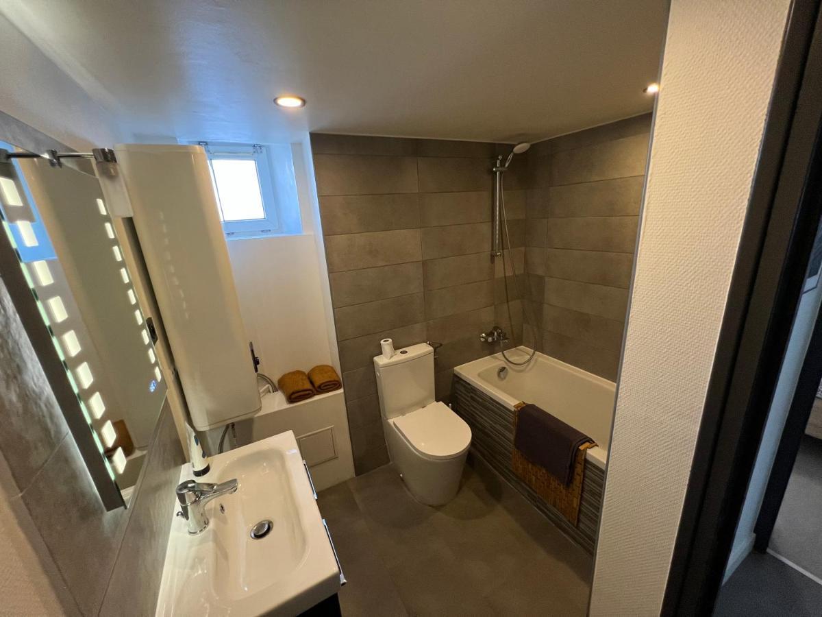 Le Vieux Laval Apartment