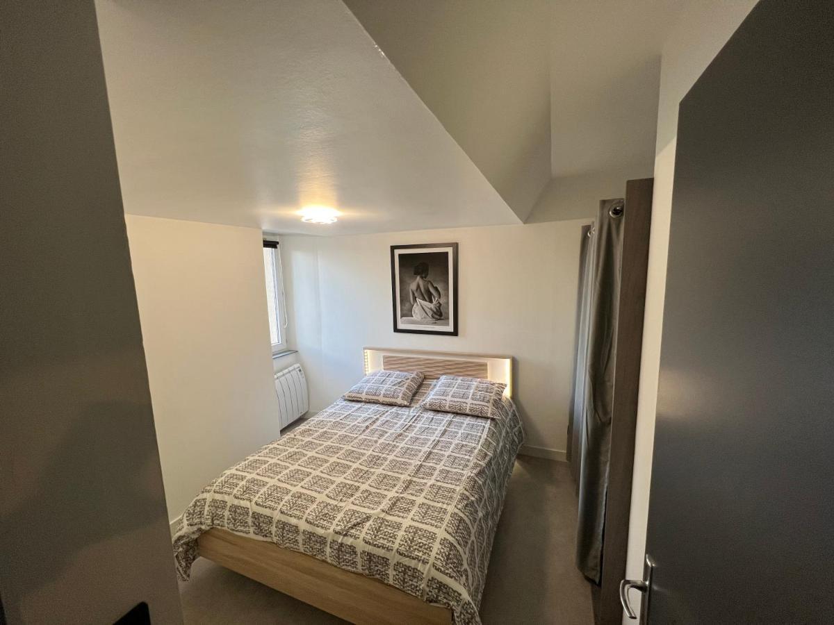 Le Vieux Laval Apartment *